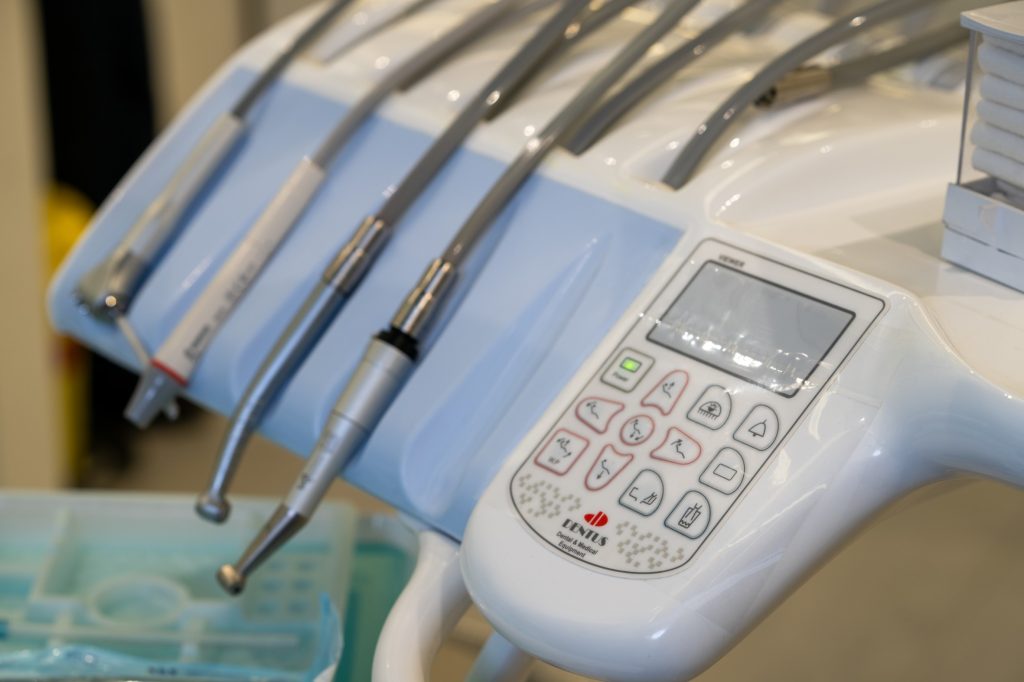 تجهیزات مدرن دندانپزشکی در کلینیک مارکیز تهران